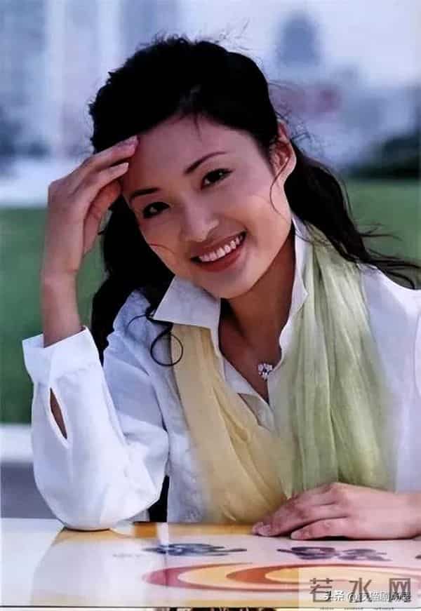 从“央视一姐”到离婚女性，坦言：12年婚姻只剩痛苦