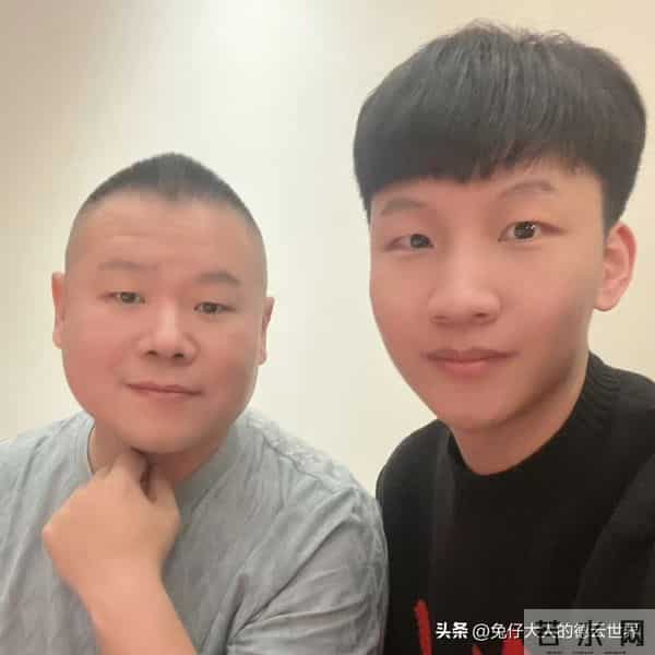 岳云鹏飞抵巴黎，刘筱亭推行李，演唱会余热未尽，又出国巡演了