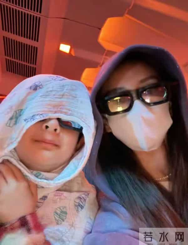 baby送黄晓明家外甥金手镯!小海绵帮忙牵线,表弟媳发文感谢baby