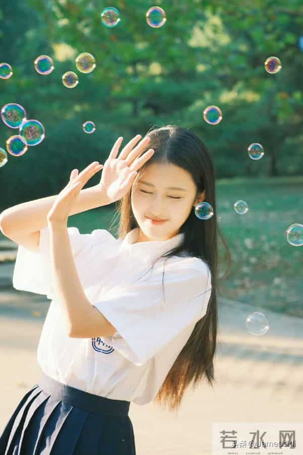 美人胚子 张婉儿 且自带仙气的 妈生脸 精致五官如小巧琼鼻 标志性梨涡