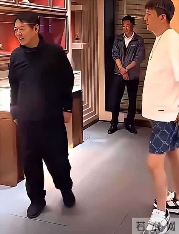 官方报道！李连杰脱衣辟谣“换心脏”传闻，原来我们都被骗了