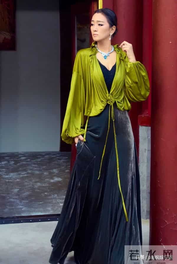 这一夜，59岁巩俐秒了41岁朱珠，不要怀疑任何一张演电影女主的脸