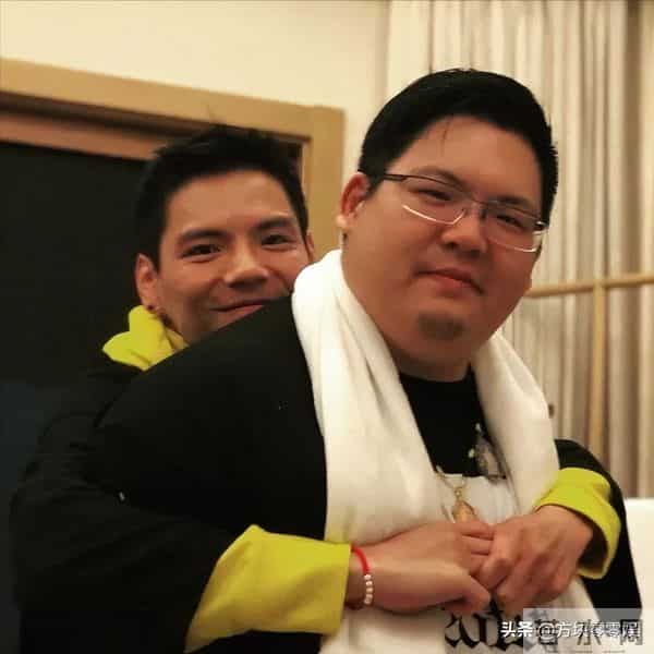 向佑彻底没救了！现身酒吧胖又颓，烟酒不离手 女伴肥腻不如郭碧婷