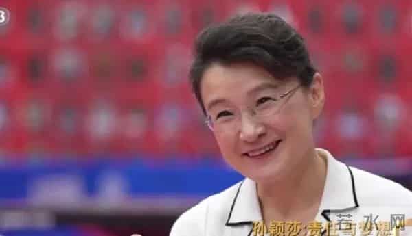 被要求滚出主持界，沦为众矢之的，54岁央视主持董倩做错了什么