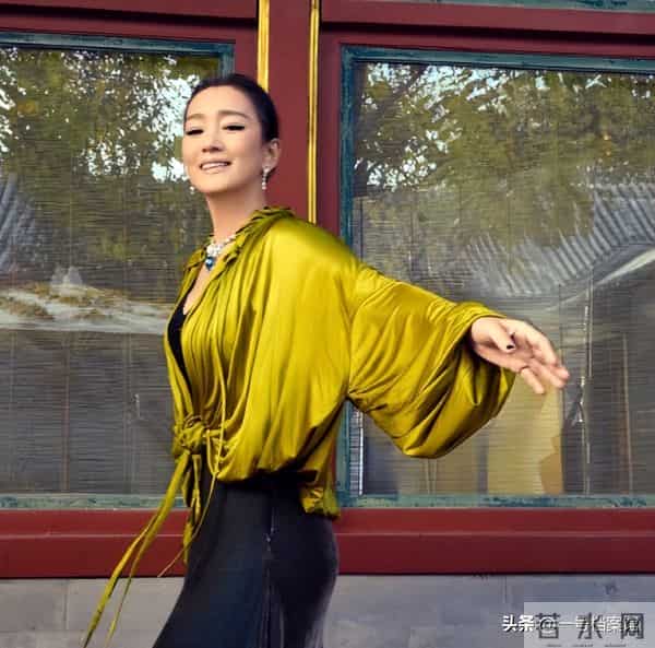 老到不敢认？59岁的巩俐近况尽显老态，印证了张艺谋当初的选择