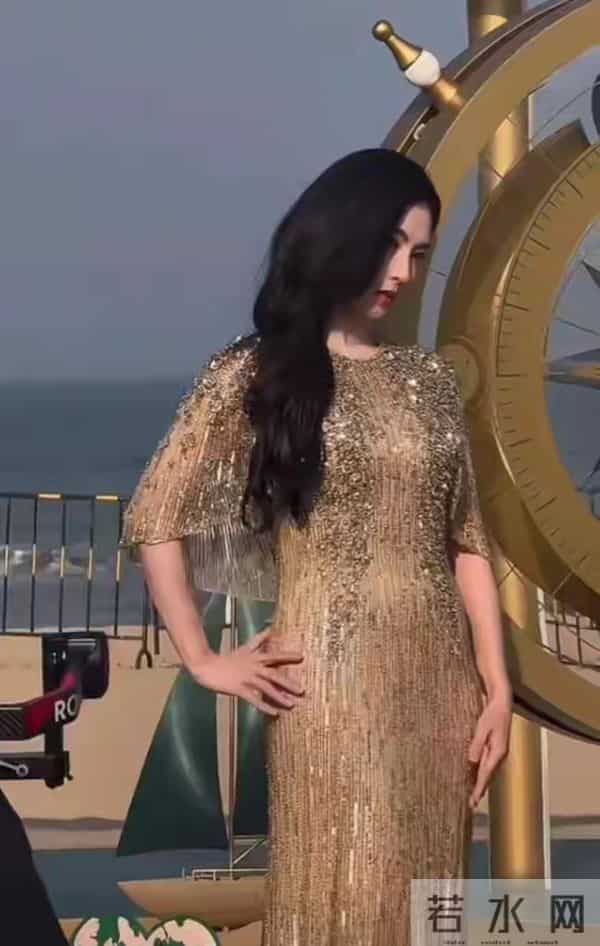 张柏芝现身河北无修图膀大腰圆，手背青筋暴露，果然路人手机真实