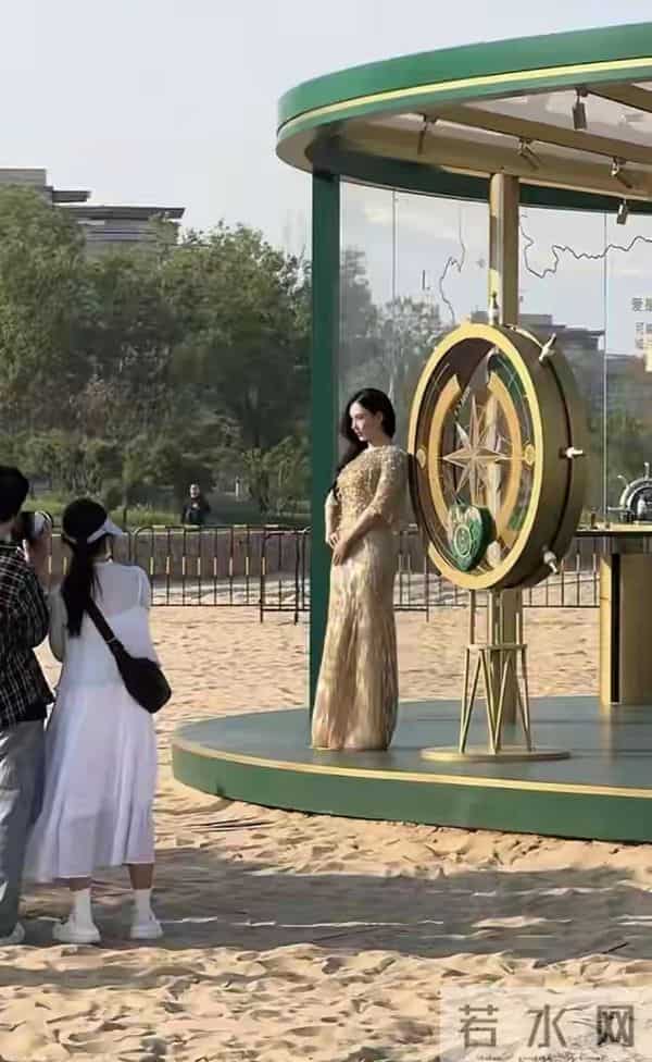 张柏芝现身河北无修图膀大腰圆，手背青筋暴露，果然路人手机真实