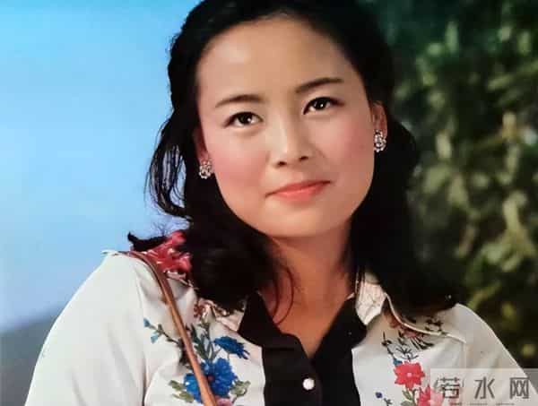 与前夫张建亚分开后，68岁张瑜无儿无女，晚年孤苦无依让人泪目