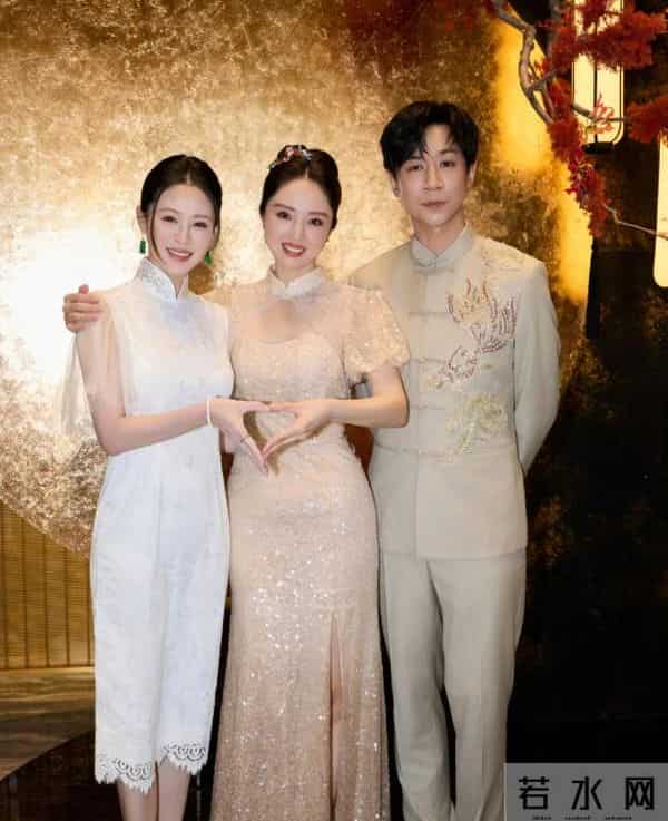 董璇回应婚礼餐标67元，生图脸肿又僵不屑，大聊婚后生活合不拢嘴