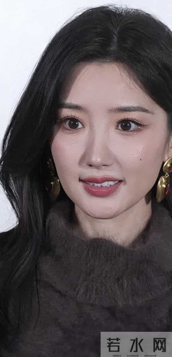 毛晓彤，无美颜无滤镜的状态