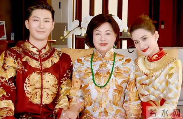 婚变风波不到1个月，窦骁何超莲现身澳洲度假，离婚传闻不攻自破