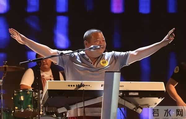 臧天朔的悲哀:生前向母亲跪地忏悔,死后妻子将80岁老母告上法庭