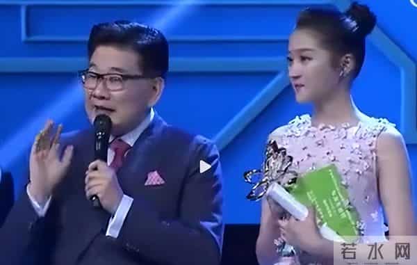 分手传闻仅7月,关晓彤高调官宣喜讯,全网恭喜,终于等到这一天