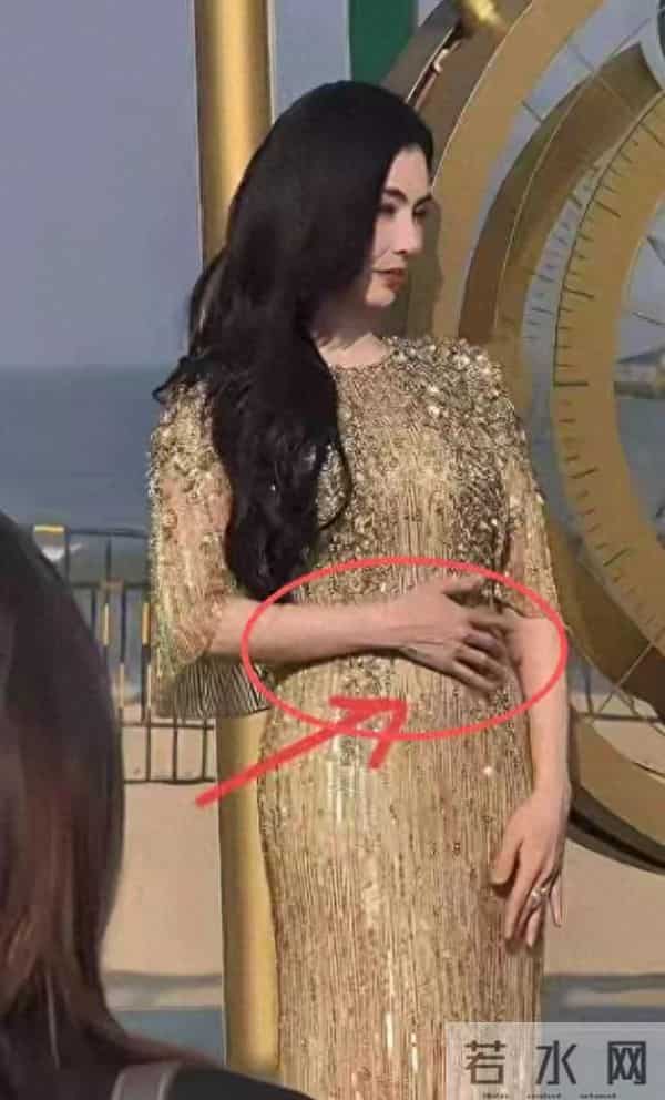 张柏芝现身河北无修图膀大腰圆，手背青筋暴露，果然路人手机真实