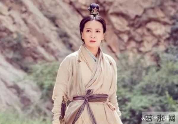 她是实力派演员,父亲截肢母亲瘫痪双双离世,丈夫是她的力量