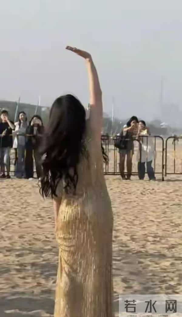 张柏芝现身河北无修图膀大腰圆，手背青筋暴露，果然路人手机真实