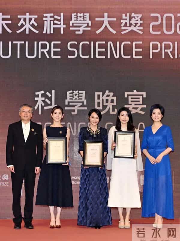 巩俐、郭晶晶再次“世纪同框”！“地母系”美人气质有多绝？