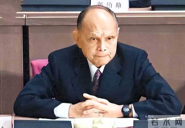 霍家三代体育情：79 岁霍震霆拓电竞新局，豪门担当引圈震撼