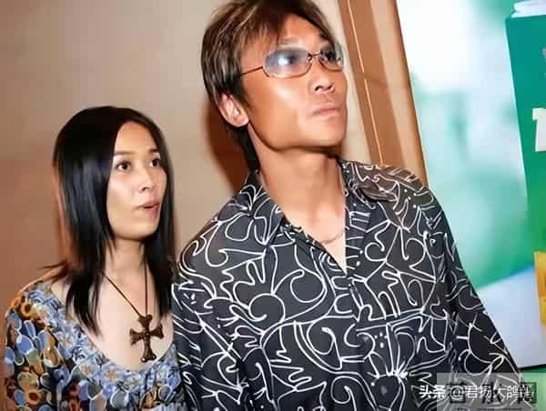 被爆家丑两个月后，58岁那英仅凭两个举动，实现口碑逆转