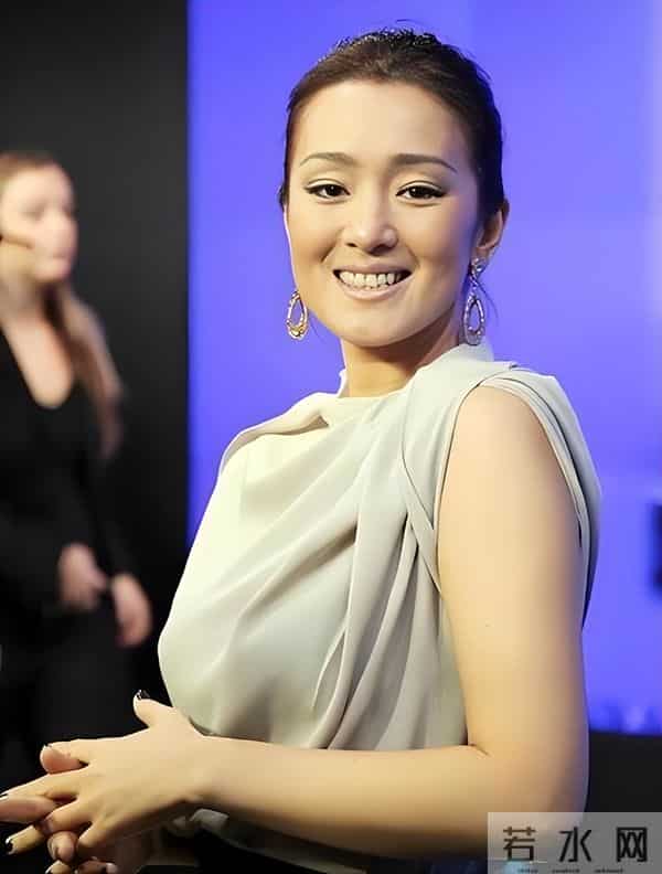 卡地亚这一夜,人情世故、江湖地位,在巩俐身上体现得淋漓尽致