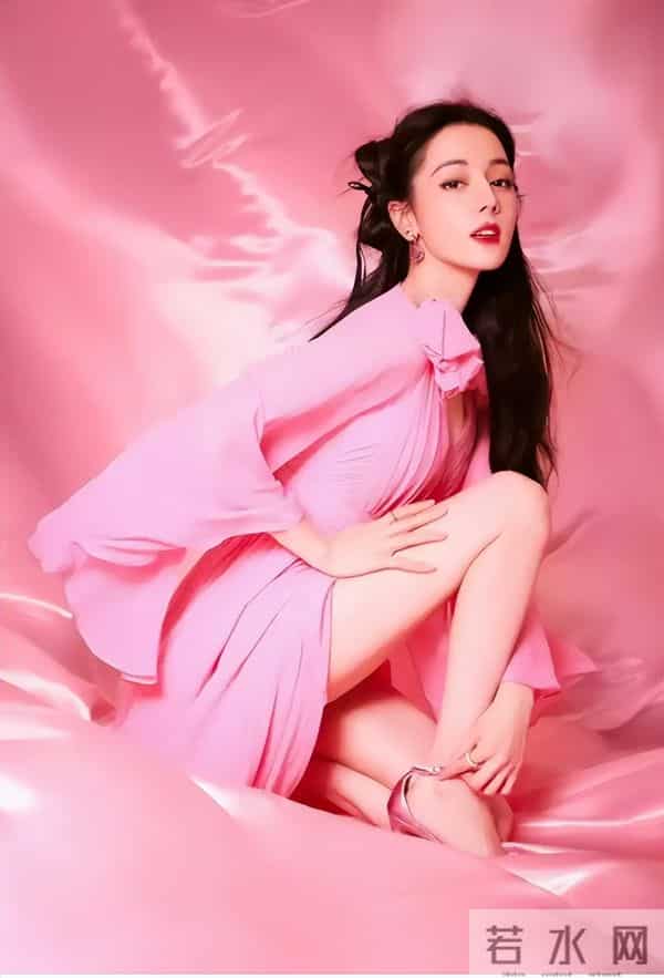 钱再多有什么用？33岁迪丽热巴的现状，给所有年轻女性提了个醒