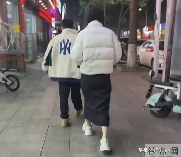 网友曝光瑾汐聊天记录,维护佩佩埋怨姐姐,瑾汐透露公婆年后回来