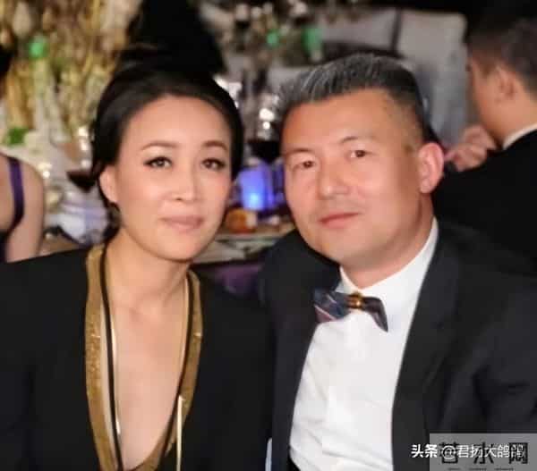 被爆家丑两个月后，58岁那英仅凭两个举动，实现口碑逆转