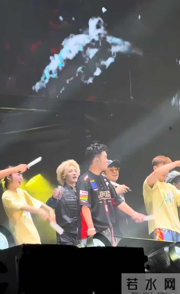 鹿晗深夜为陈赫庆生不到72小时，令人恶心一幕上演，关晓彤被牵连