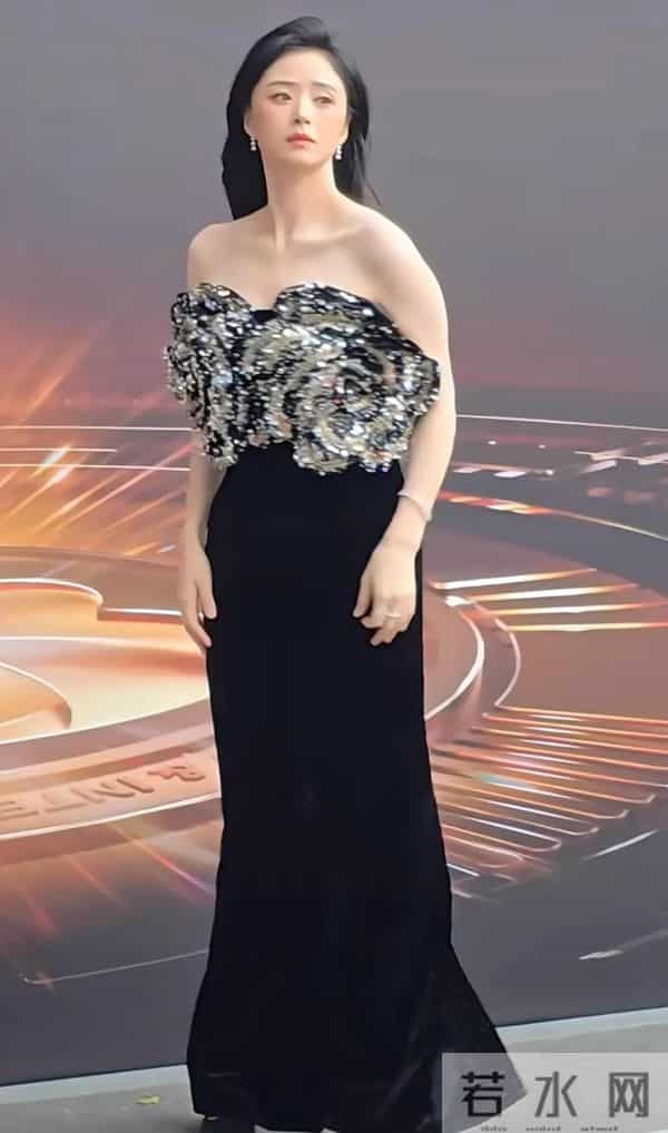 面相全变了！再看42岁蒋欣和43岁孙俪，才明白两人“差别”在哪里