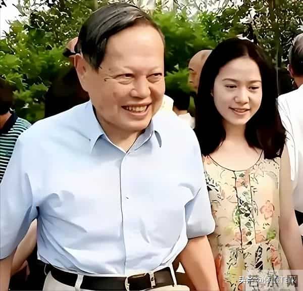 49岁翁帆入职清华被嘲查无此人，校方曝关键信息，网友纷纷打脸