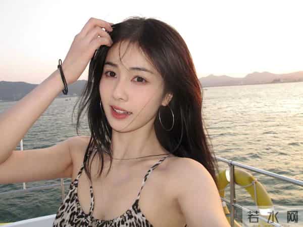 咳嗽俩月没治好!33岁迪丽热巴被爆病情加重,给所有女星提了个醒