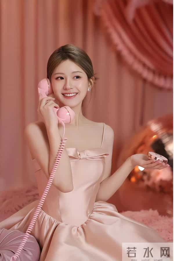 钱再多有什么用？33岁迪丽热巴的现状，给所有年轻女性提了个醒