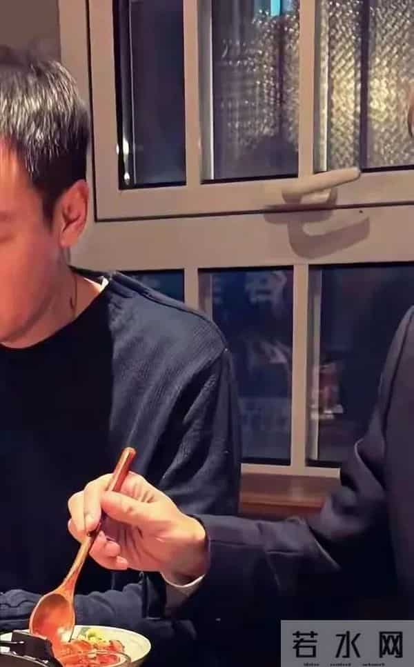 一张合照,意外戳穿辛柏青的真实处境,原来朱媛媛生前真的没说错