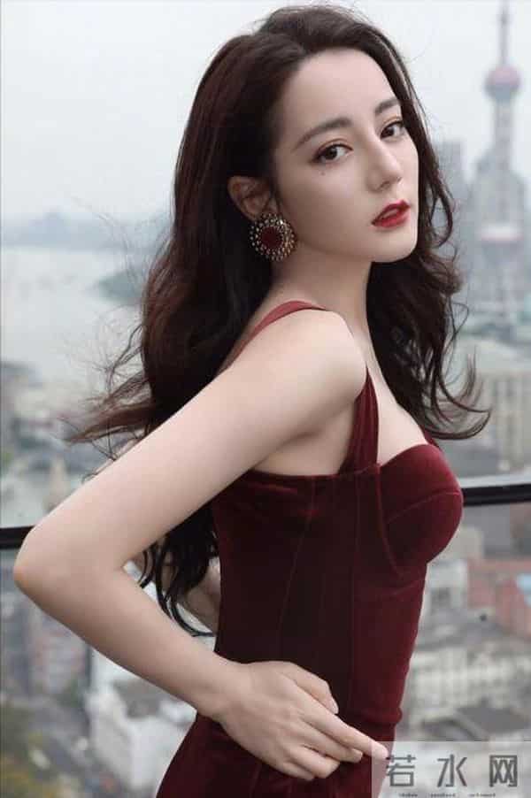 咳嗽俩月没治好！33岁迪丽热巴被爆病情加重，给所有女星提了个醒