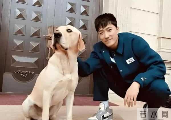 42岁刘翔现状曝光,常年海外度假,凭终身协议吸金,远离黑粉!