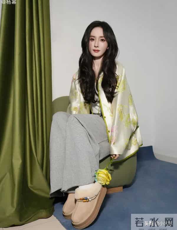 幂姐又来炸场了!新中式外套配雪地勃肯鞋,这混搭绝绝子!