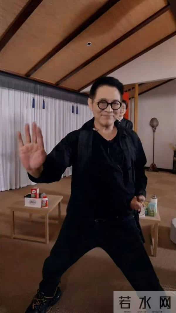 官方报道！李连杰脱衣辟谣“换心脏”传闻，原来我们都被骗了