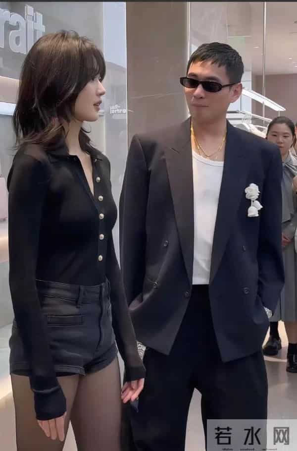 孙千不愧是丝袜狂魔，这气质拿捏了粉丝的心，又瘦又有女人味