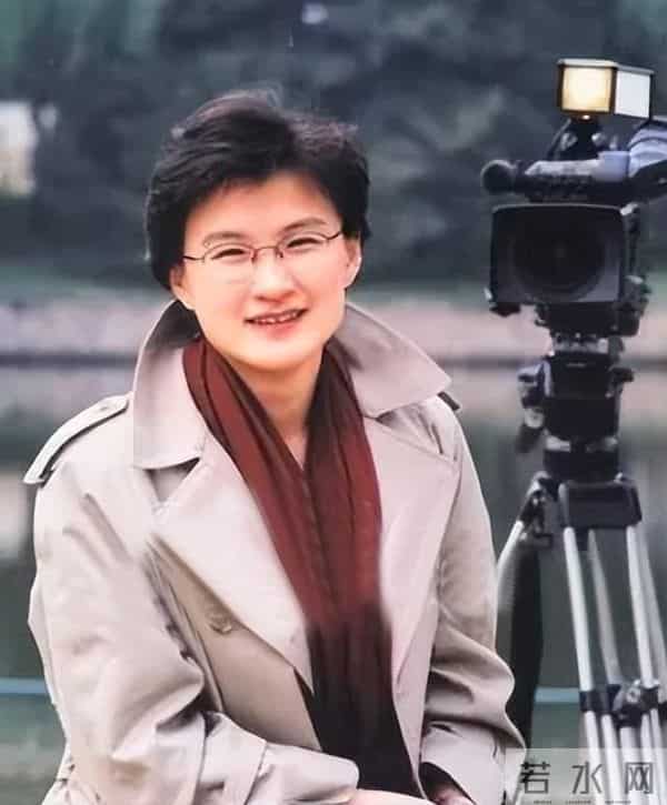 被要求滚出主持界，沦为众矢之的，54岁央视主持董倩做错了什么