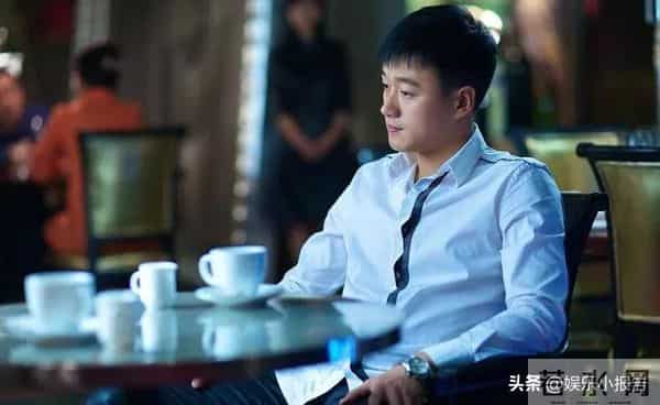 佟大为近况:生活低调,46岁头发稀疏显老气,老婆年轻很会保养