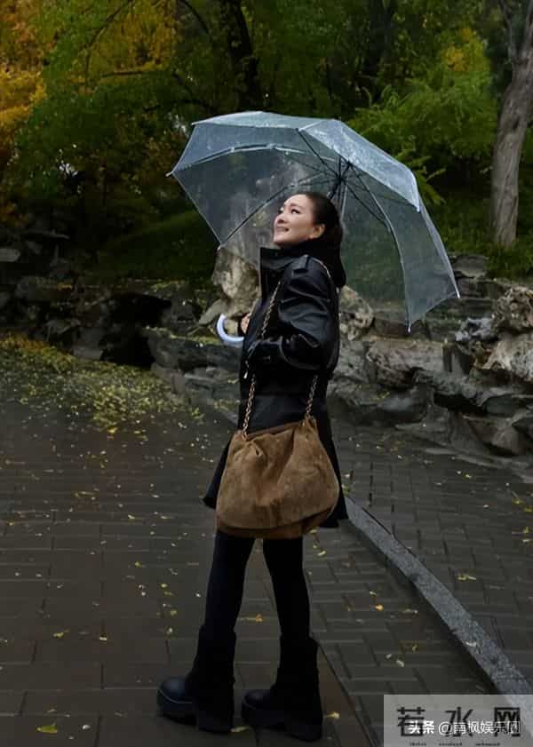 这一夜，59岁巩俐秒了41岁朱珠，不要怀疑任何一张演电影女主的脸