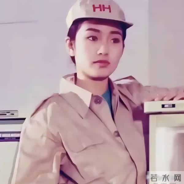 巩俐晚宴惊现银发苍苍,跨国婚姻难掩遗憾,昔日美人何处寻?