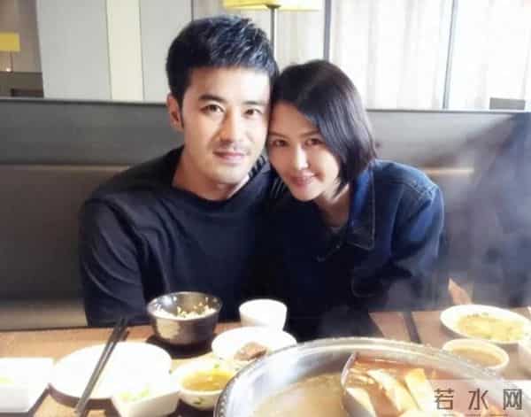 陈亦飞娶小3岁谭维维，靠她赚钱养家，46岁儿女双全，他到底凭啥