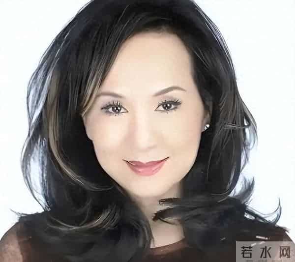 被老外骗婚“玩腻”后回国，早已不是中国籍的郑绪岚，如今怎样了