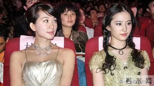 天啊！看到林志玲和小13岁刘亦菲同框，才懂王晶为啥说她很一般了