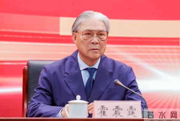 霍家三代体育情：79 岁霍震霆拓电竞新局，豪门担当引圈震撼