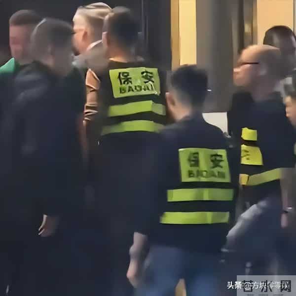 向佑彻底没救了！现身酒吧胖又颓，烟酒不离手 女伴肥腻不如郭碧婷