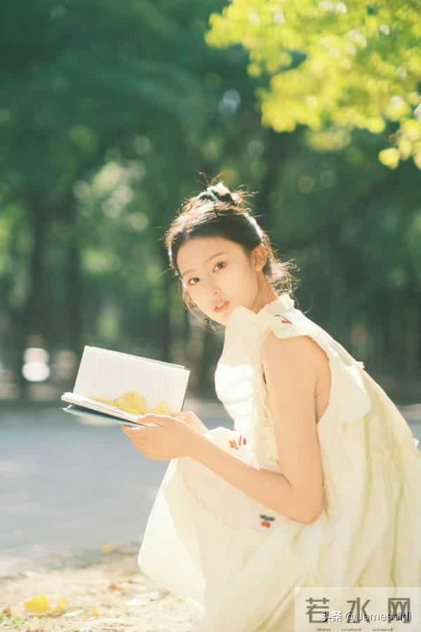 美人胚子 张婉儿 且自带仙气的 妈生脸 精致五官如小巧琼鼻 标志性梨涡