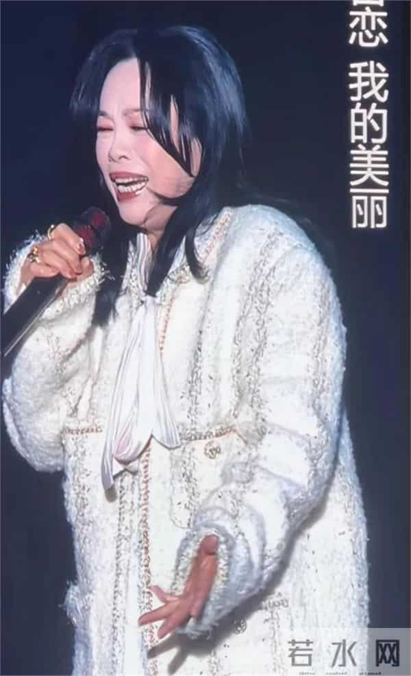 57岁黄绮珊疑似胖到180斤双下巴身材臃肿两年前90斤减肥反弹严重