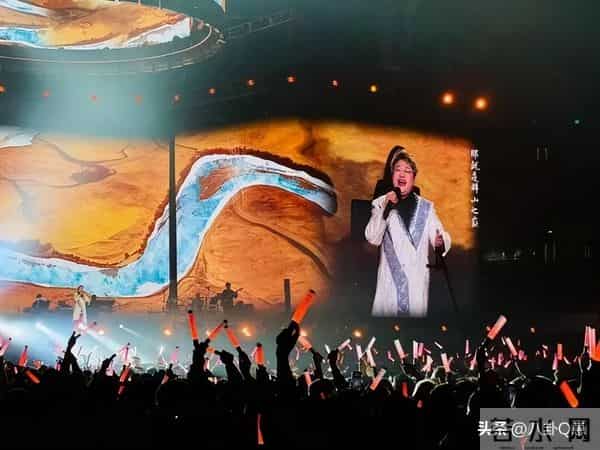 贪污上亿、假慈善？被实名举报的韩红，为何在演唱会上忍不住痛哭